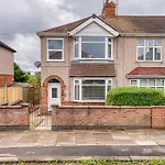 Warwick Uni-Modern 3 Bed House Free Parking, Wifi, Garden