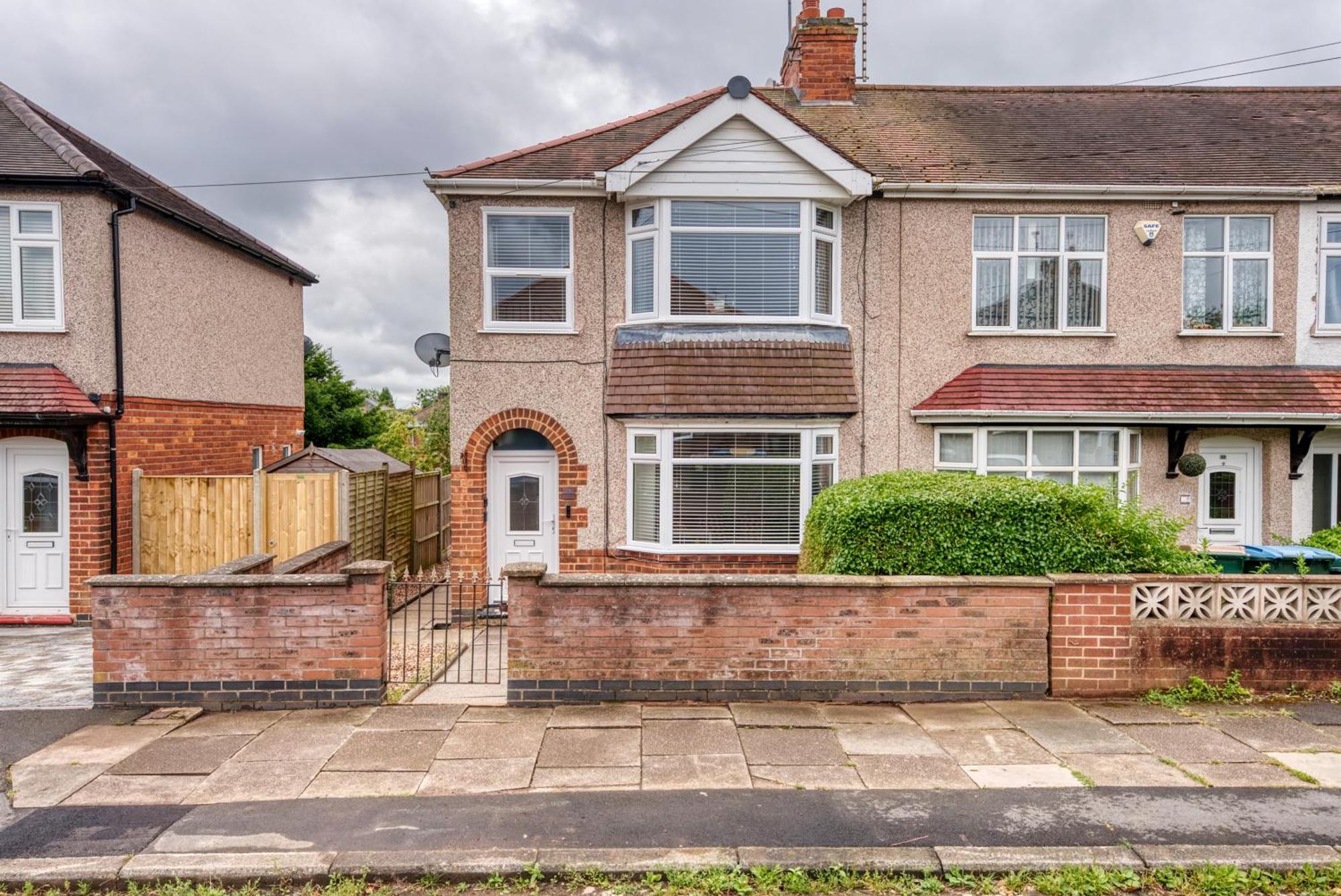 Warwick Uni-modern 3 Bed House Free Parking, Wifi, Garden Holiday home *
