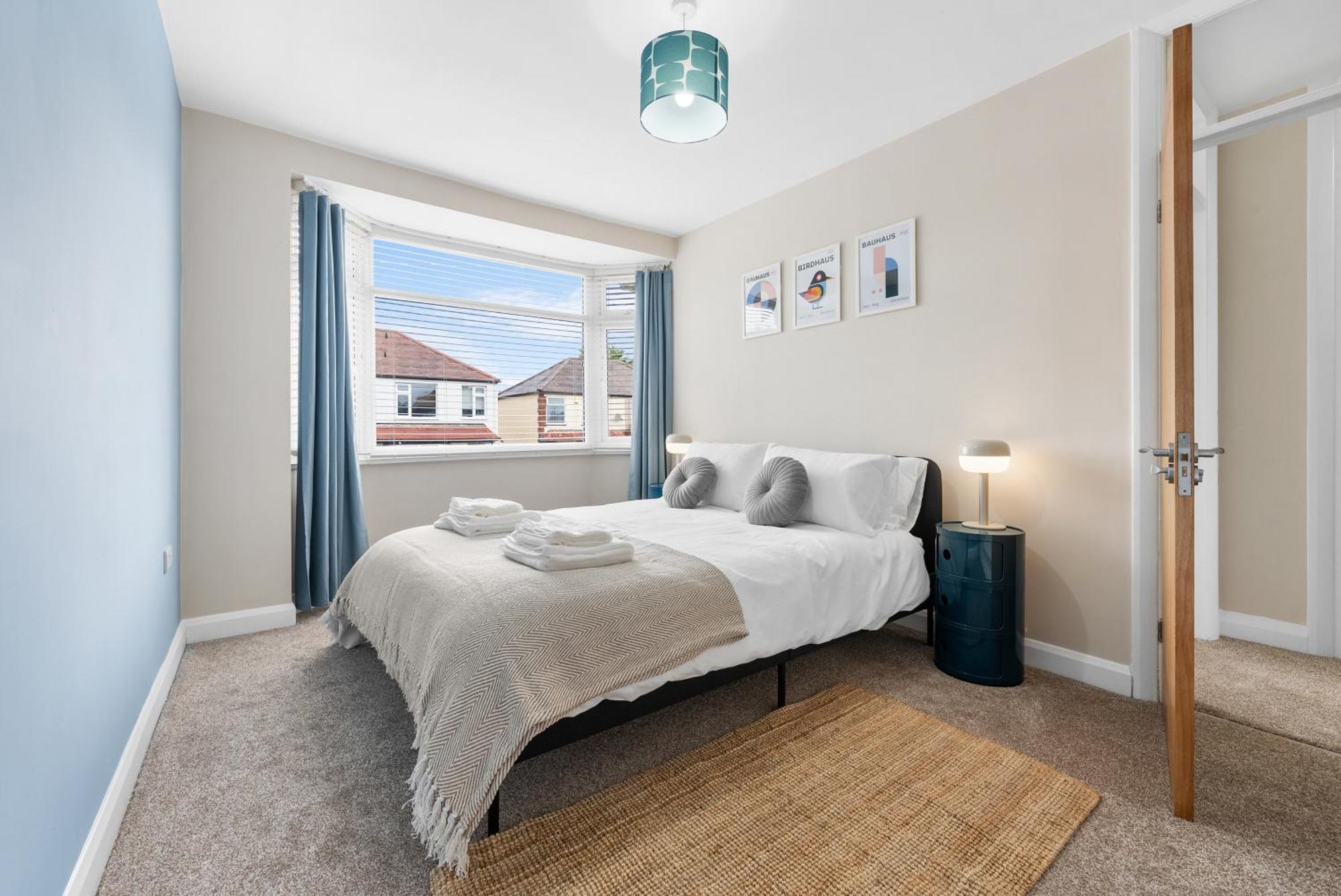 Warwick Uni-modern 3 Bed House Free Parking, Wifi, Garden * Coventry